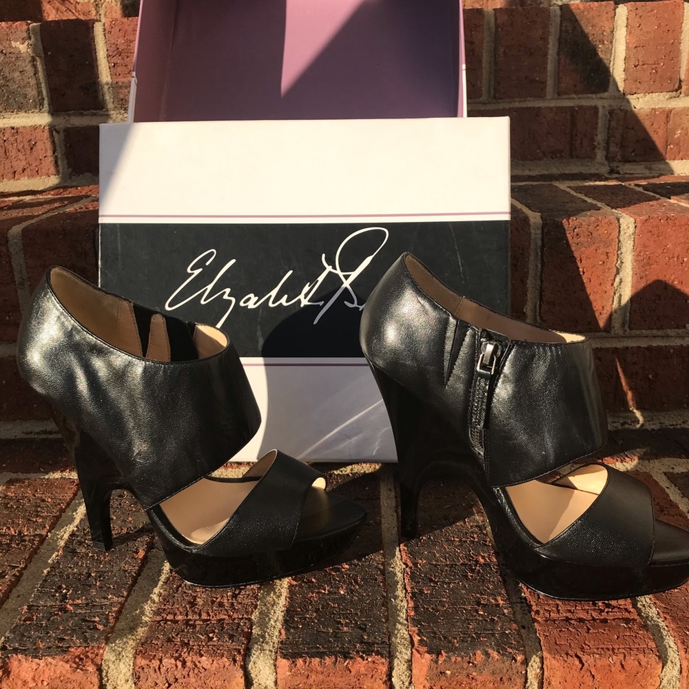 Elizabeth Brady New York black heels. Size 6